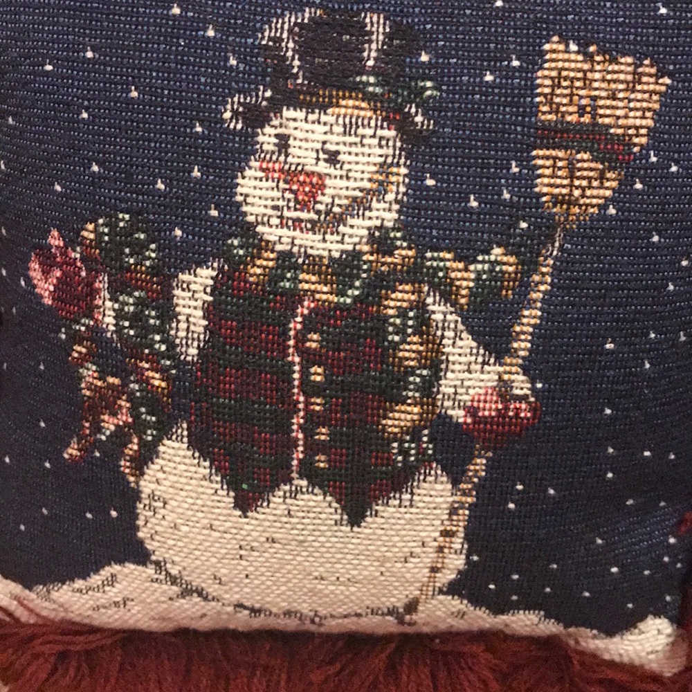 Snowman holiday pillow with fringe around edges - Picture 4 of 5